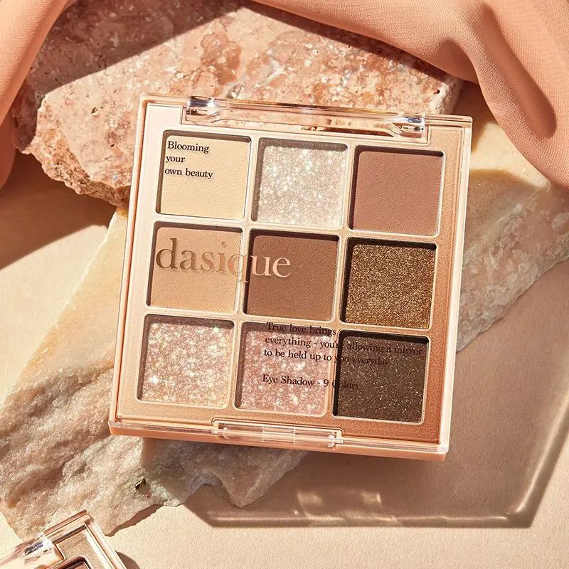 Палетка тіней для повік dasique shadow palette 02 rose petal, 7 г Палетка тіней для повік dasique shadow palette 02 rose petal, 7 г